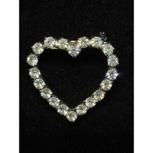 Vintage Austrian Crystal Heart Brooch – Sparkling Romance in Silver-Tone Setting